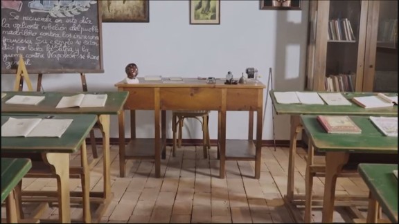 El PSOE denuncia el uso de un aula franquista en un vídeo promocional del medio rural del Gobierno de Aragón
