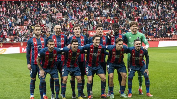 La SD Huesca quiere seguir respirando fuera del descenso