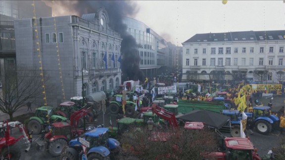 Agricultores aragoneses se suman a las protestas en Bruselas y reclaman soluciones para el sector