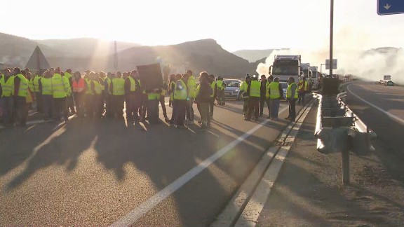 Una nueva jornada de protestas del campo deja cortes en la A-23, en Teruel, pero reducen su intensidad