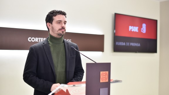 El PSOE pide el cese del consejero de Agricultura por alentar las movilizaciones en lugar de gestionarlas