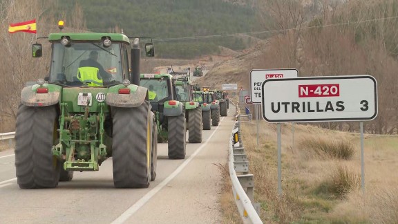Las marchas lentas de tractores vuelven a recorrer las carreteras aragonesas y dejan retenciones