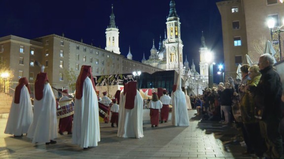 Las procesiones del Martes Santo recorren las tres capitales aragonesas