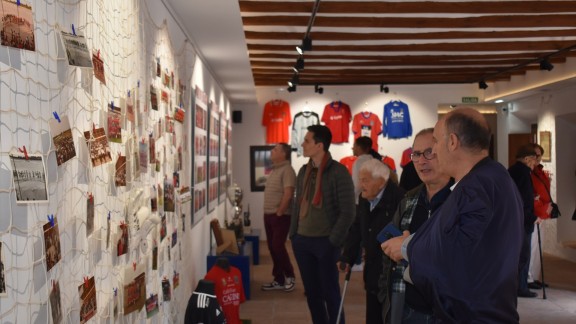 Tarazona presume de cien años de historia del fútbol con una exposición que incluye fotografías y camisetas