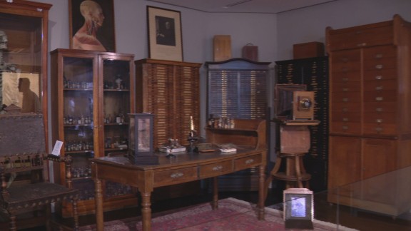 Unos 28.000 objetos componen el legado de Ramón y Cajal, declarado Bien de Interés Cultural