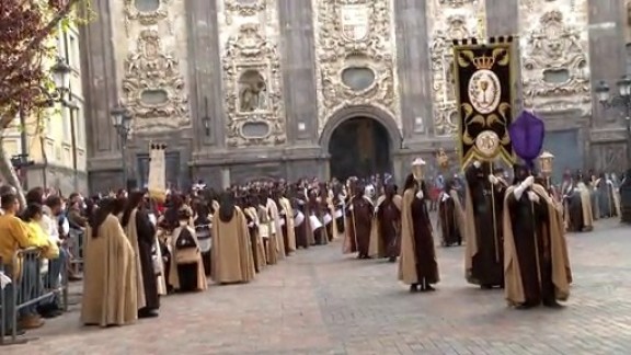 Martes Santo: La procesión de las Lágrimas congrega a la numerosa cofradía del Descendimiento