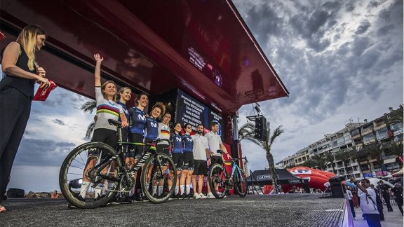 La Vuelta a España femenina de ciclismo acabará una etapa en Zaragoza