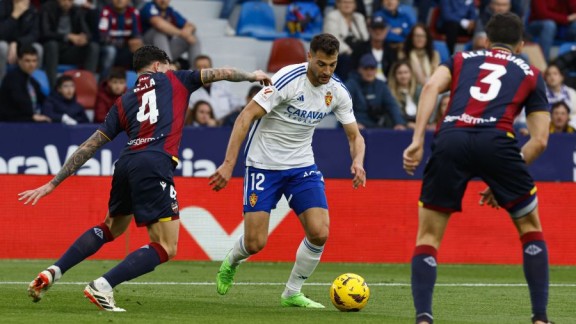Un golazo de Dela deja sin premio al mejor Real Zaragoza de la temporada (2-1)
