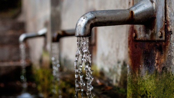 El agua de boca de 25 localidades aragonesas superó los límites de nitratos en 2022