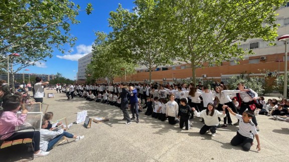 Escolares de Valdespartera se suman al Día de la Educación Física en la Calle