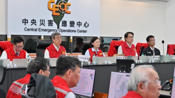 Al menos nueve muertos y más 800 heridos en el mayor terremoto de Taiwán en 25 años