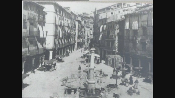 La colocación del Torico en su plaza de Teruel