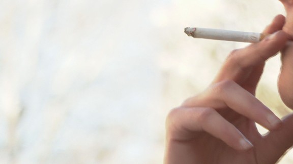 Casi la mitad de los aragoneses de 18 años han fumado a diario en el último mes