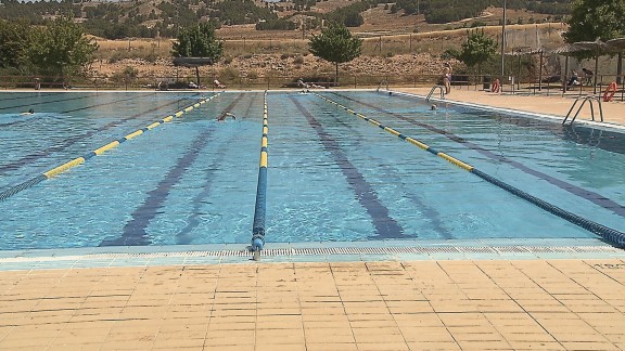 La piscina de los Planos de Teruel no se abrirá este verano por riesgo de rotura del vaso