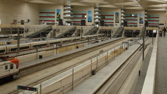 Transportes formaliza  la redacción del estudio para remodelar la red ferroviaria en el entorno de Zaragoza