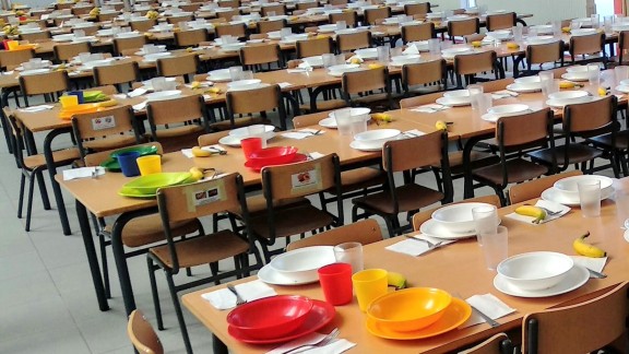 Las familias aragonesas pueden solicitar las becas de comedor y de material escolar desde este viernes