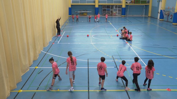 El 'datchball': un deporte 100% aragonés que causa furor entre los escolares