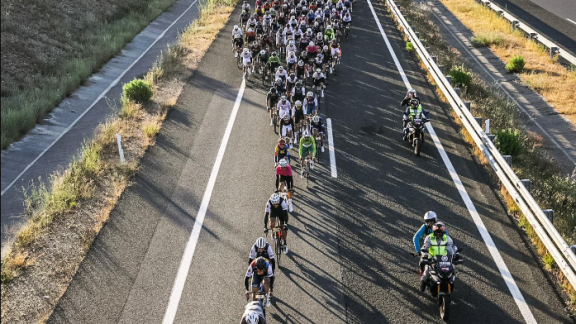 Fiesta del cicloturismo en una Quebrantahuesos de récord