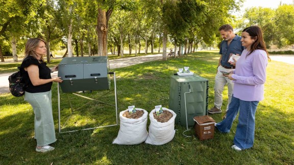 Zaragoza facilitará la creación de abono natural para huertos y jardines con 930 compostadoras