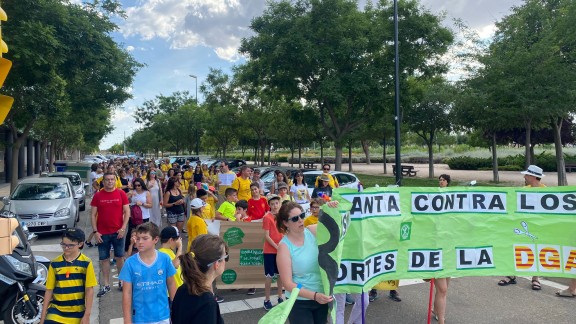 Padres y alumnos del CPI Valdespartera 3 protestan por la carencia de infraestructuras y personal