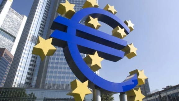 El Banco Central Europeo mantiene los tipos de interés en el 4,25 % tras el recorte de junio