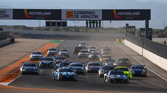 La emoción del GT-CET protagoniza un espectacular Trofeo de Velocidad en MotorLand Aragón
