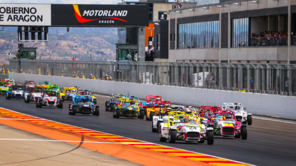 El Trofeo de Velocidad inicia su fin de semana con el debut de los Caterham en Motorland Aragón