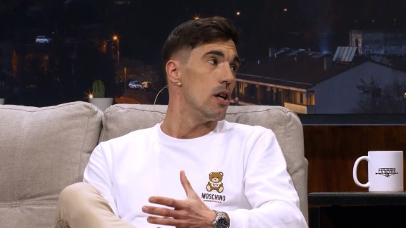 El futbolista Álex Sánchez visita la noche de ‘A escampar la boira’