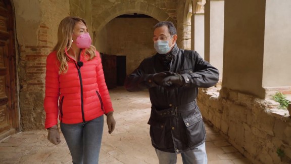 ‘Charrín Charrán’ viaja hasta la Edad Media para conocer la historia del monasterio de Casbas
