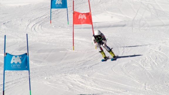 ‘Gigantes Blancos’ se adentra en el Gran Premio Aramón de esquí alpino