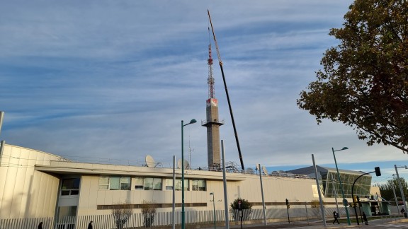 Aragón TV comienza el desmontaje de su icónica torre de comunicaciones