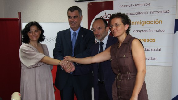 La Corporación Aragonesa de Radio y Televisión y la Fundación San Ezequiel Moreno colaborarán para mejorar la imagen de los inmigrantes en Aragón