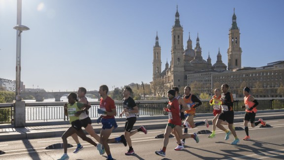 Más de 6.000 corredores tomarán las calles de Zaragoza este domingo con la Maratón y 10K de Zaragoza