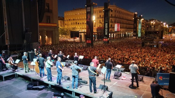 La Ronda de Boltaña despide las fiestas en la plaza del Pilar con Aragón Radio