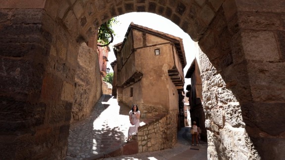 ‘La voz de mi calle’ recorre la calle Portal de Molina de Albarracín