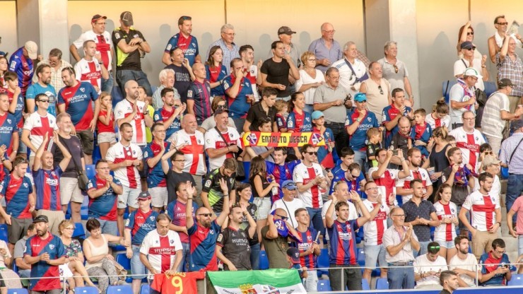 Aficionados de la SD Huesca en un encuentro de esta temporada.