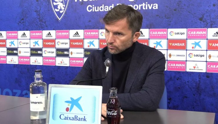 Lalo, en una rueda de prensa con el Real Zaragoza.