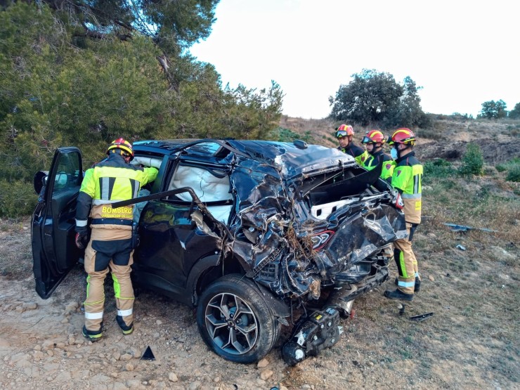 Estado en el que ha quedado el vehículo siniestrado. / Foto: Diputación de Teruel