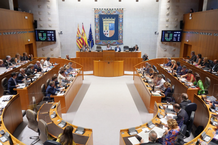 Minutos antes de comenzar uno de los plenos del curso político en las Cortes de Aragón./ Cortes de Aragón.