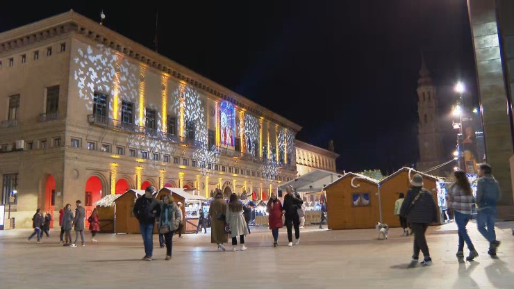 Imagen de la plaza del Pilar durante las fiestas navideñas.