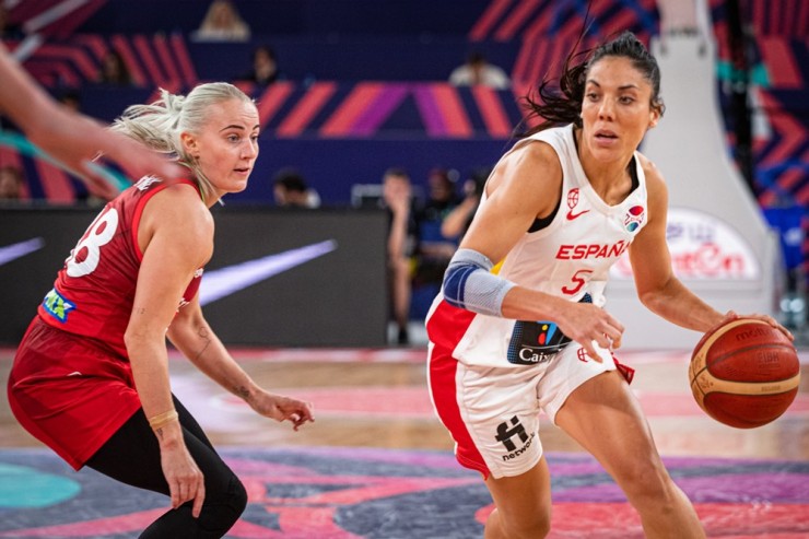 Cristina Ouviña, durante el partido contra Hungría. Foto: FIBA