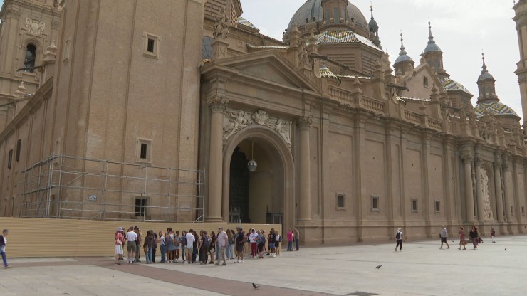 Comienza la instalación de andamios en la basílica del Pilar para restaurar tres de sus torres.