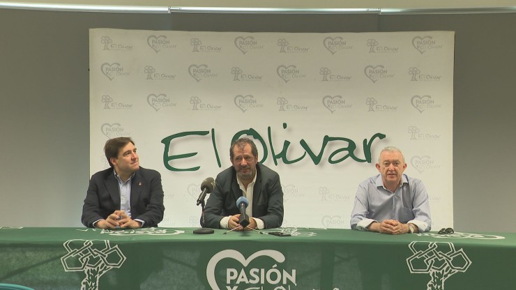 Momento de la firma del convenio. Foto: Aragón Deporte
