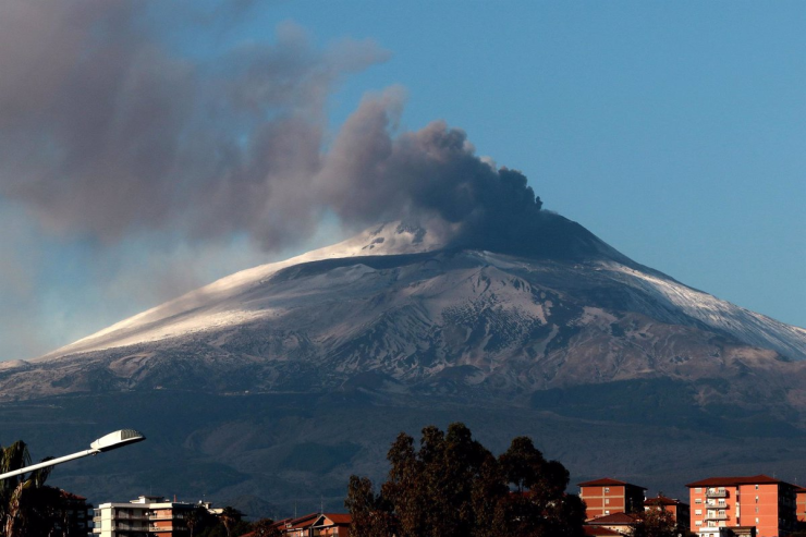 Imagen de un erupción anterior del Etna en mayo. / Europa Press