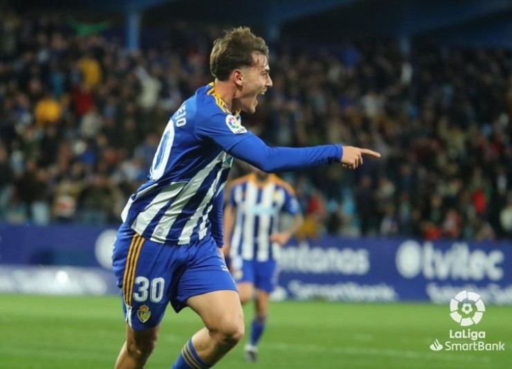 Hugo Vallejo celebra un gol con la Ponferradina. Foto: LaLiga