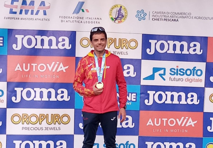 David Traid se proclama campeón de Europa máster de 20  kilómetros marcha.