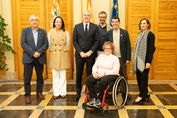Firma del acuerdo entre el Gobierno de Aragón y CERMI por la discapacidad. / Fabián Simón