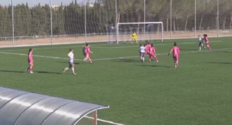 Momento del partido entre Zaragoza CFF e Interrías. Foto: Aragón Deporte