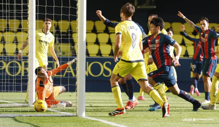 Imagen del gol de la SD Huesca en el estadio de La Cerámica. Foto: LaLiga