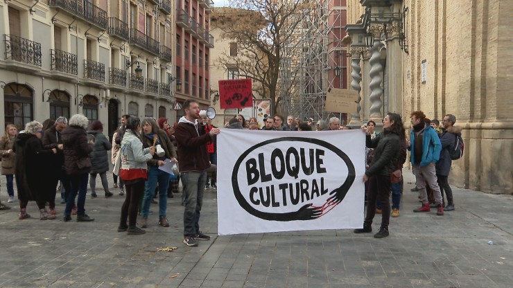 Protesta de la plataforma Bloque Cultural este lunes en Zaragoza.
